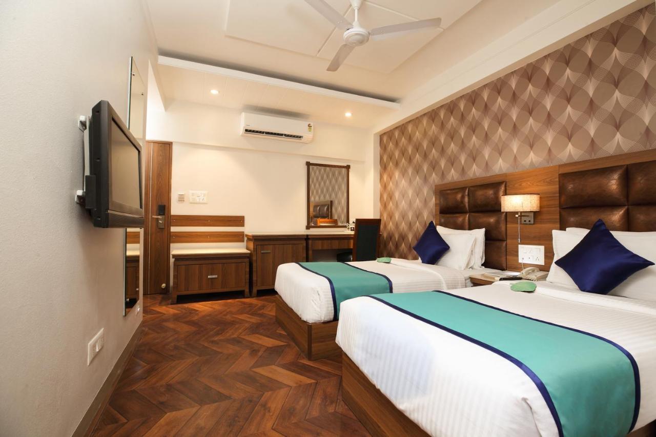 Click Hotel Nashik Exterior foto